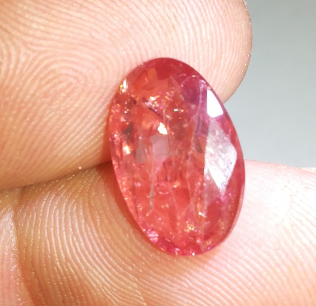 Spinel  Valuation Report 89048, 6.69 cts.