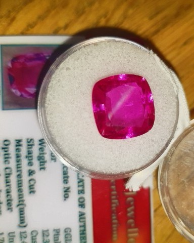 Sapphire  Valuation Report 127475, 12.30 cts.