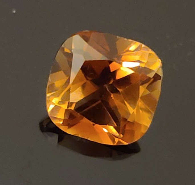 Topaz  Valuation Report 131131, 6.10 cts.